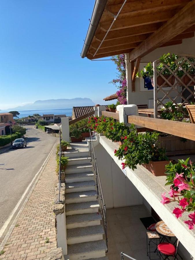 Blue Portrait House Apartment Golfo Aranci Bagian luar foto