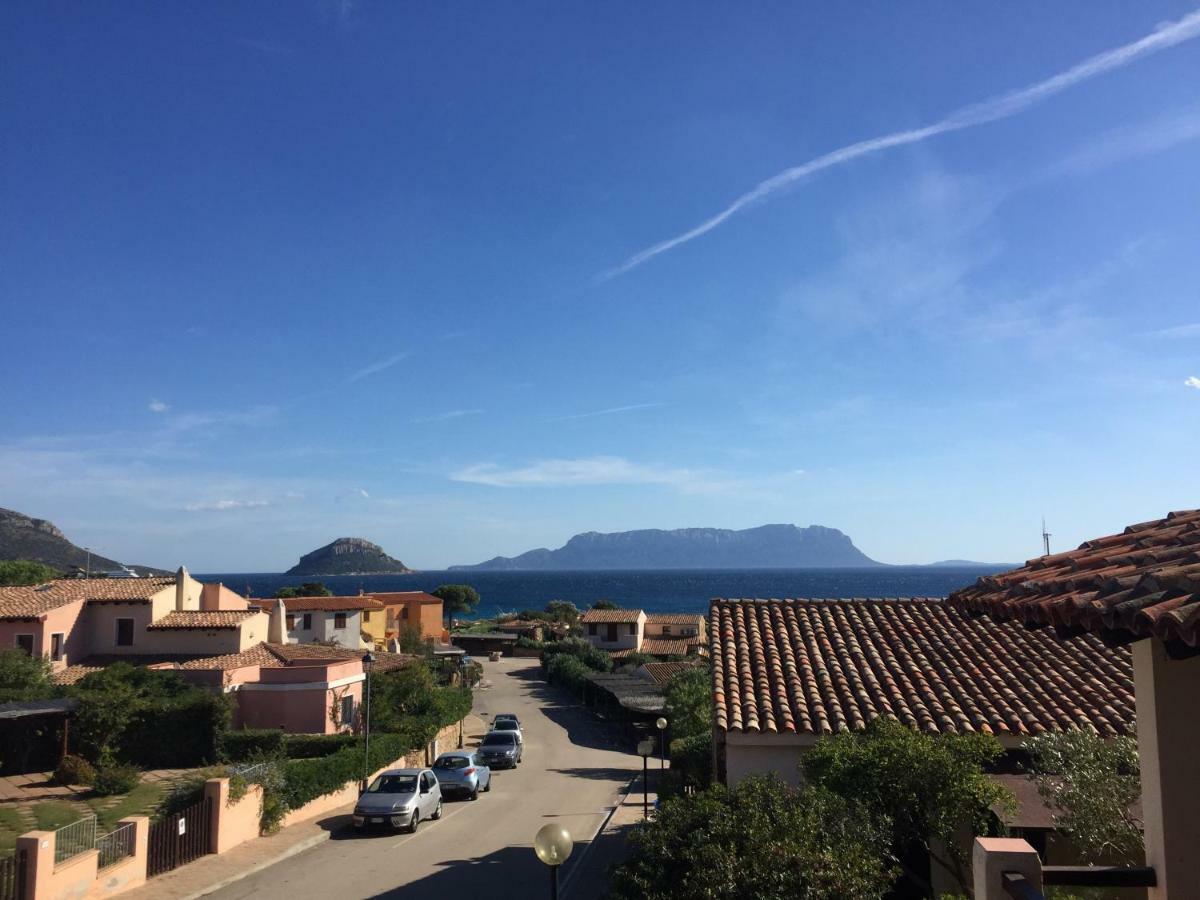 Blue Portrait House Apartment Golfo Aranci Bagian luar foto