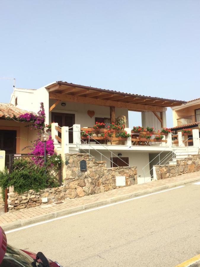 Blue Portrait House Apartment Golfo Aranci Bagian luar foto