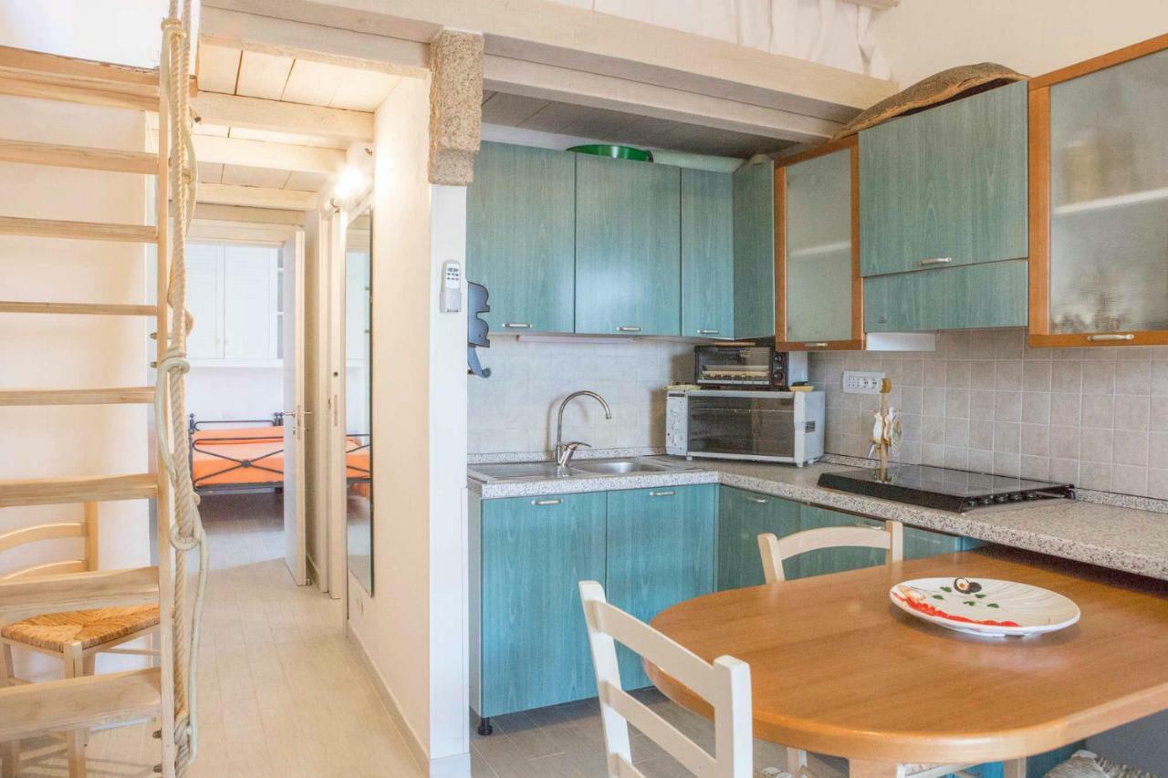 Blue Portrait House Apartment Golfo Aranci Bagian luar foto