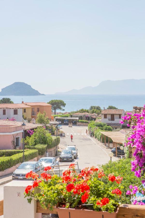 Blue Portrait House Apartment Golfo Aranci Bagian luar foto
