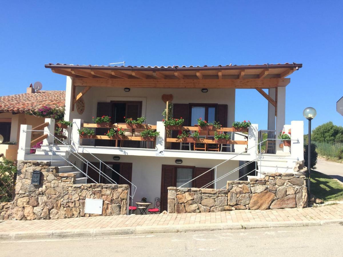 Blue Portrait House Apartment Golfo Aranci Bagian luar foto