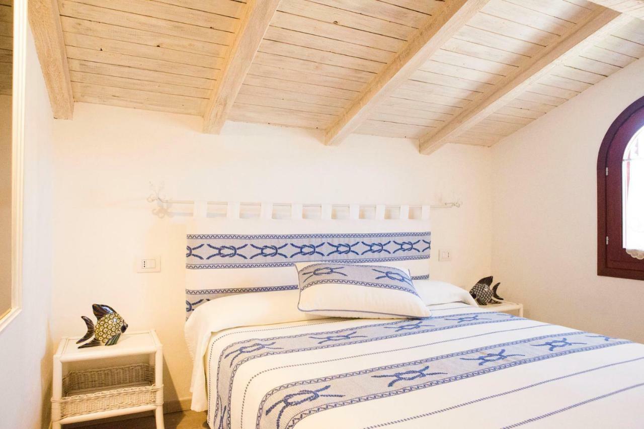 Blue Portrait House Apartment Golfo Aranci Bagian luar foto
